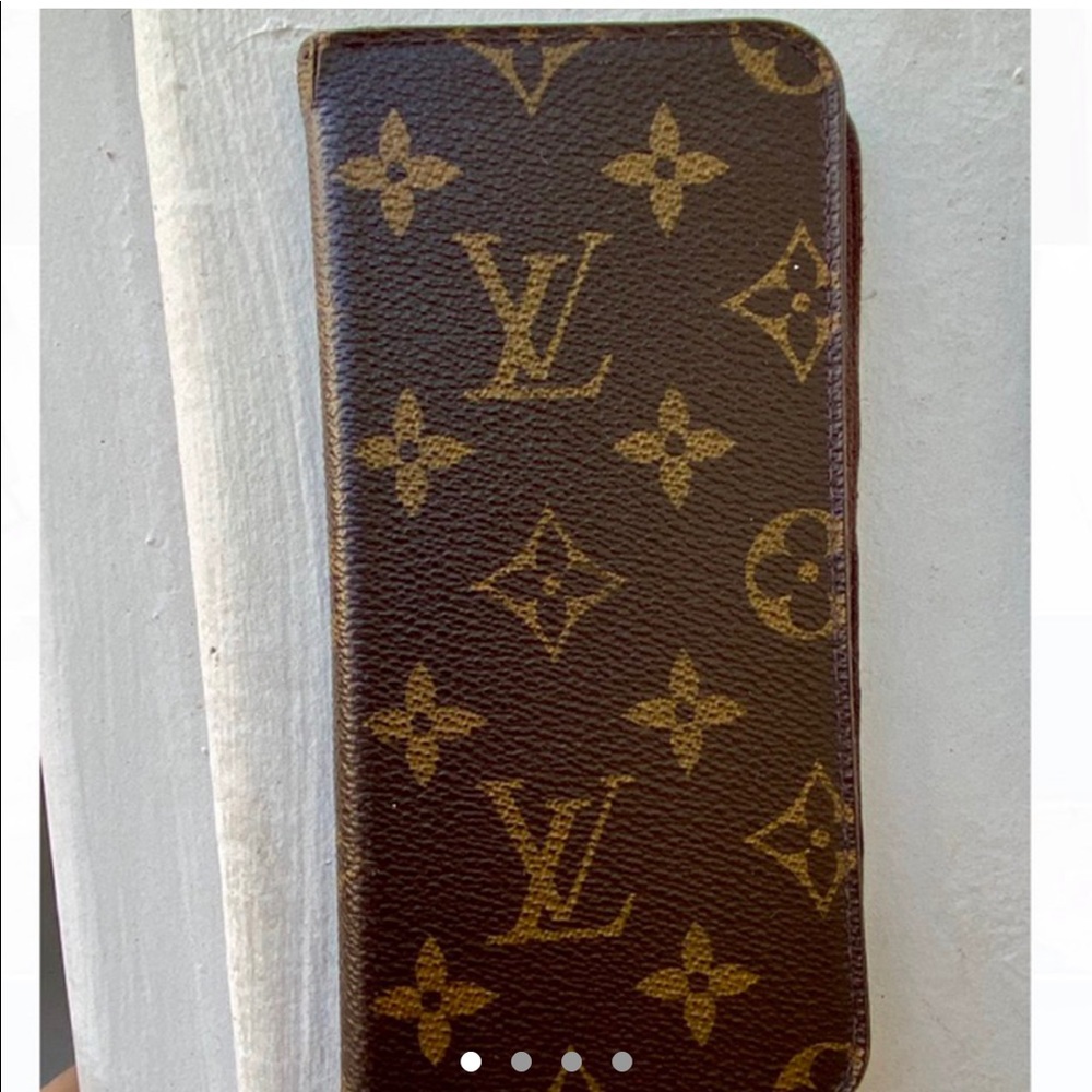 Louis Vuitton Folio Case